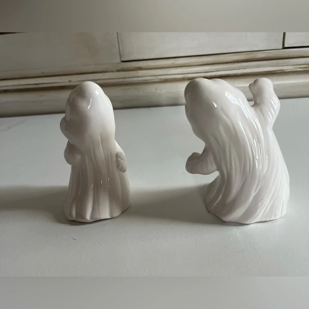 Vintage Hallmark Small Ceramic Ghosts Halloween Figurine 4